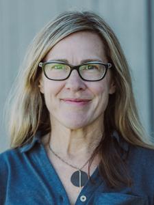 Stephanie Farquhar headshot